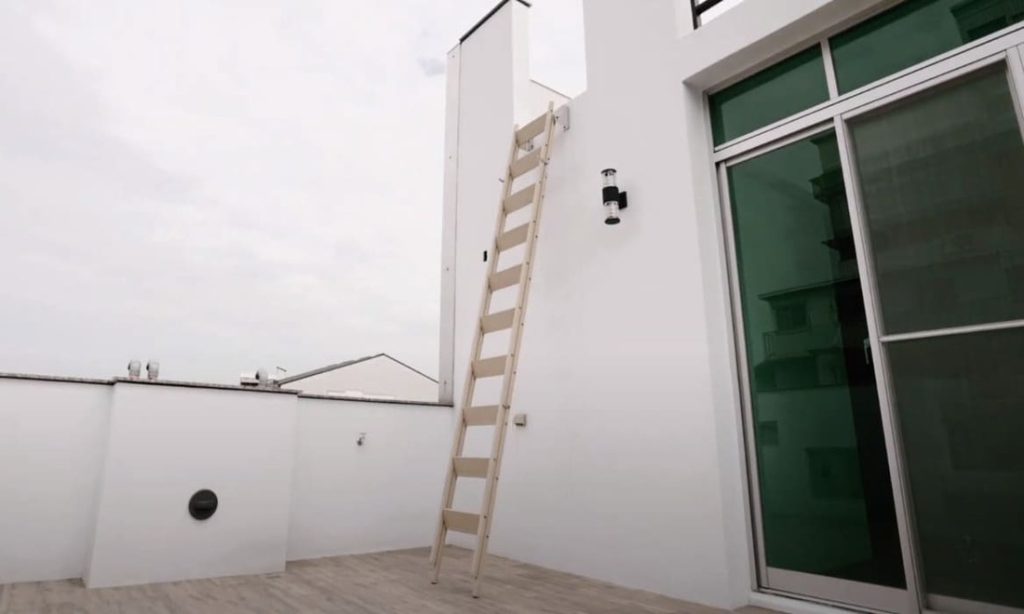 cầu thang xếp tường thông minh